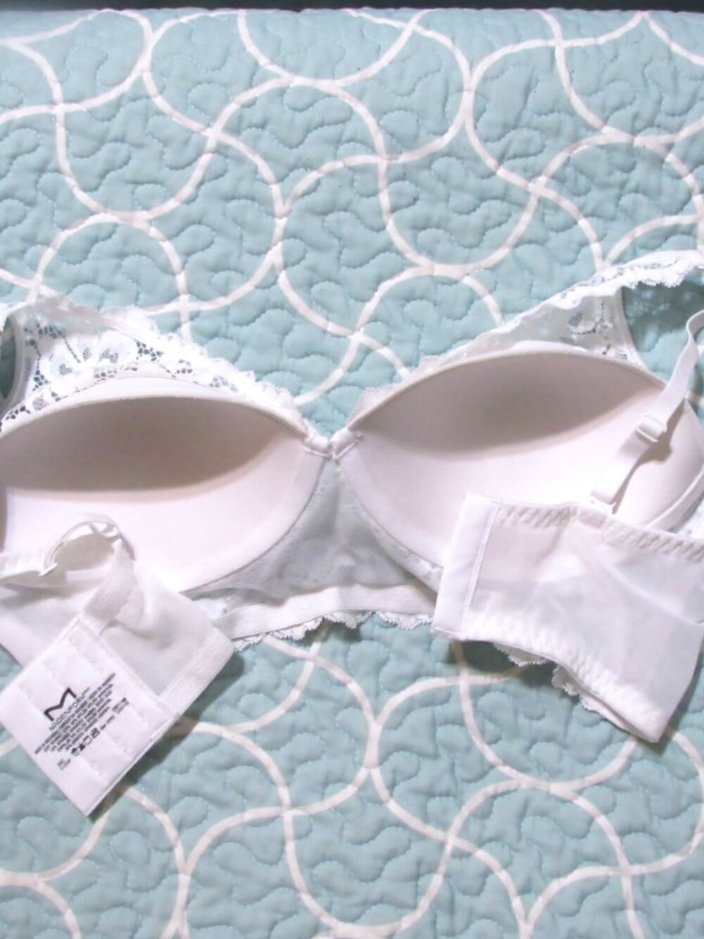 NWT Womens Ladies MAIDENFORM White Lace Underwire Free Comfort Bra 34C ORIG $40 - Picture 2 of 3